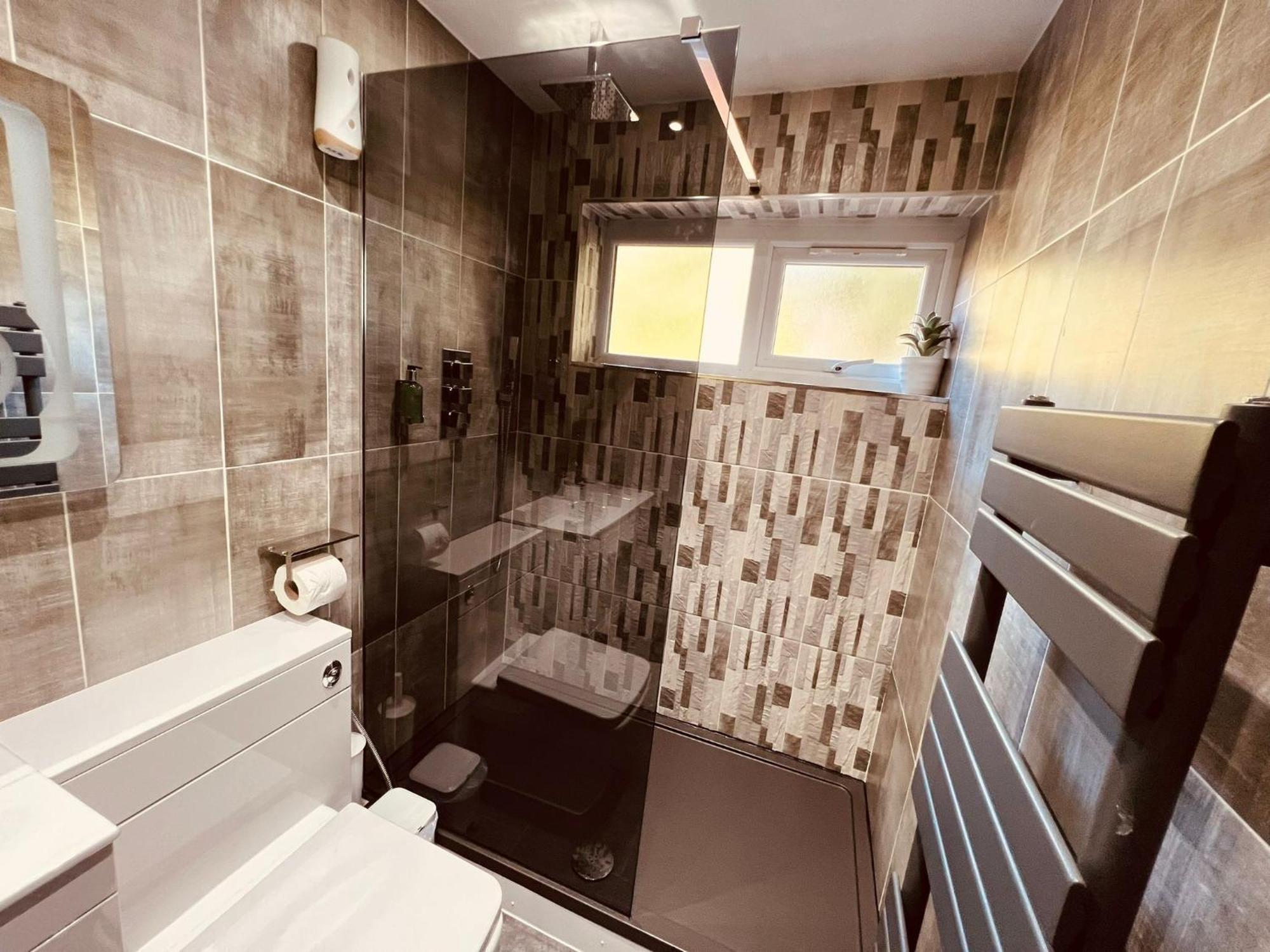 Holiday home Modern -5 Bedroom House- With Free Parking Birmingham