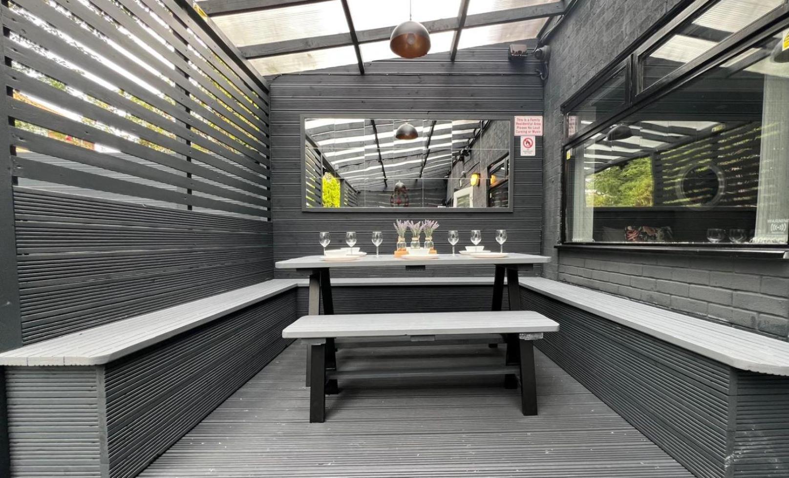 Modern -5 Bedroom House- With Free Parking Holiday home Birmingham
