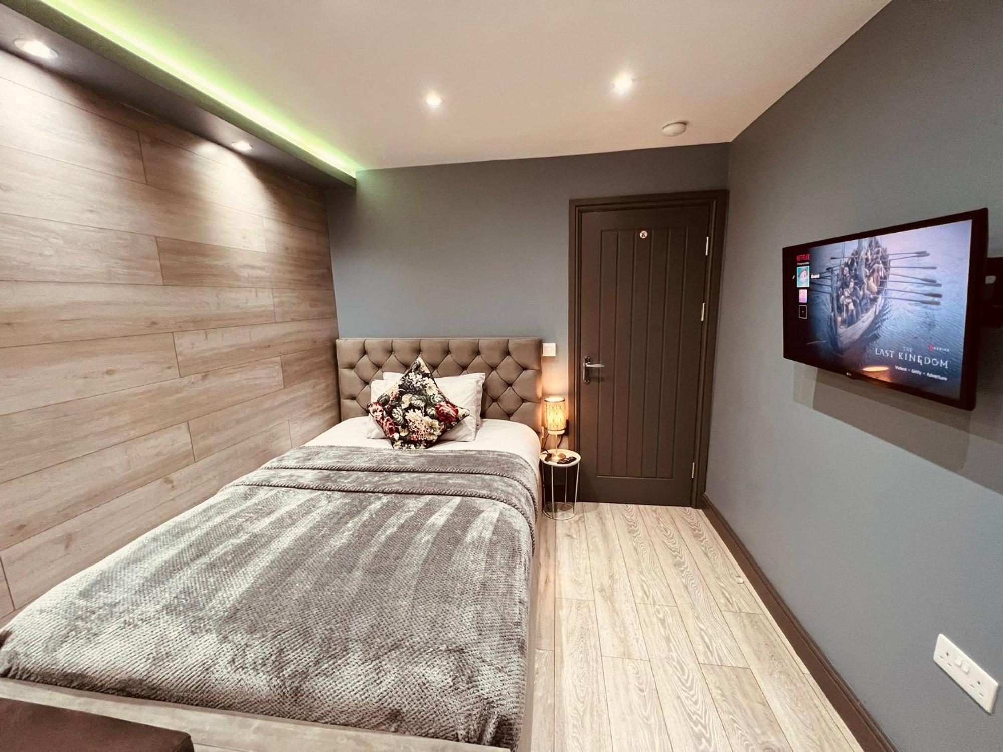Modern -5 Bedroom House- With Free Parking * Birmingham
