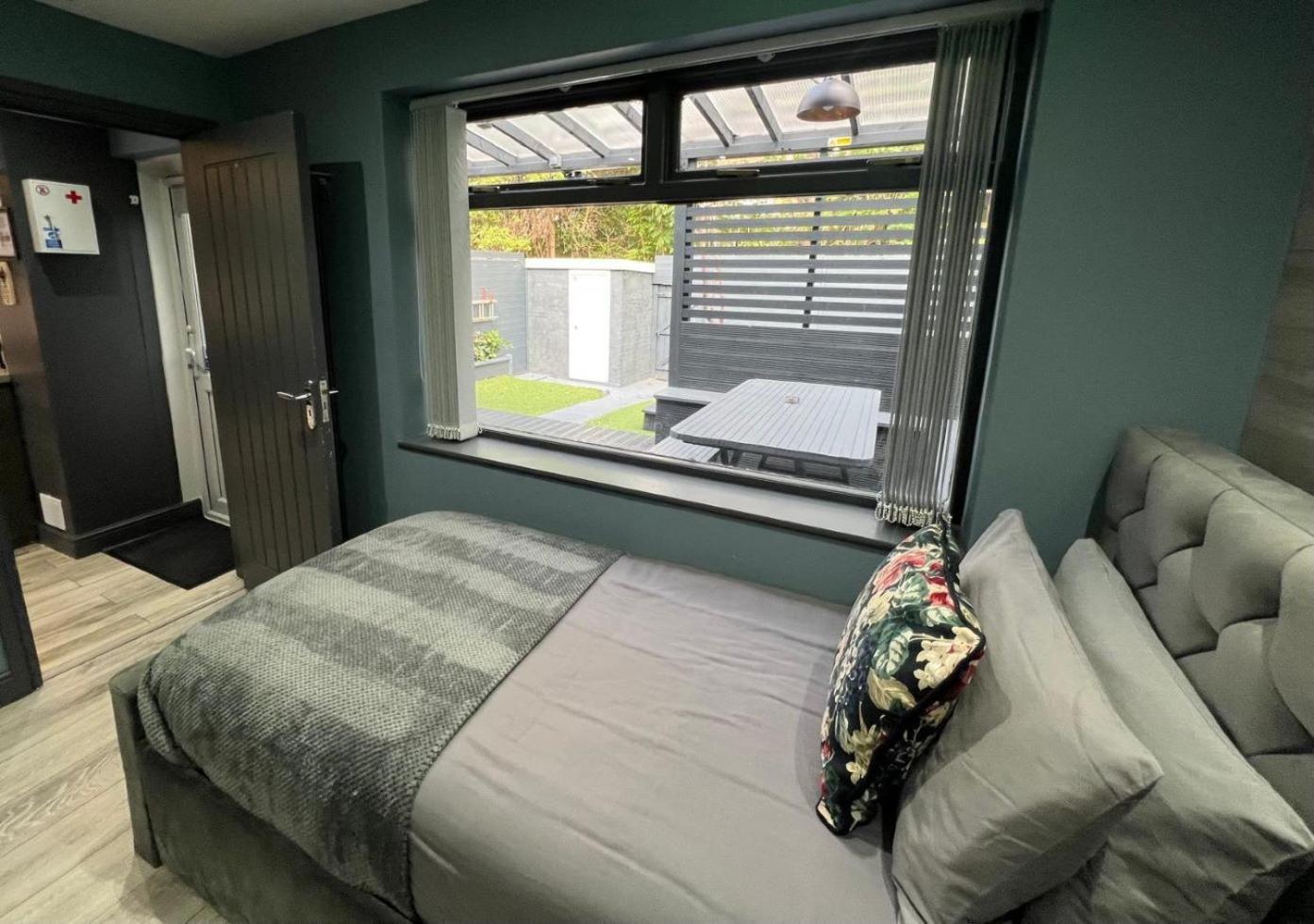 Holiday home Modern -5 Bedroom House- With Free Parking Birmingham