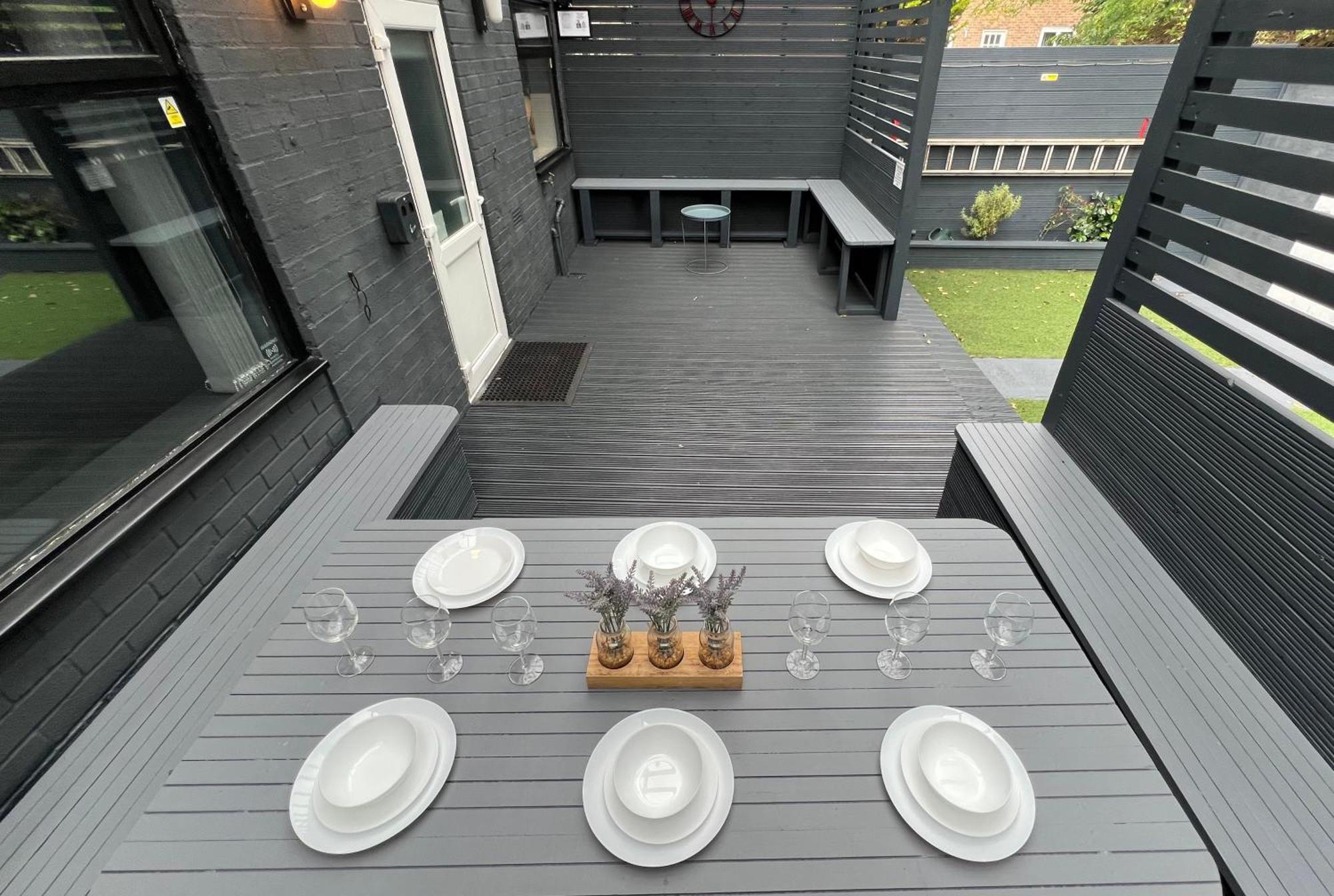 Modern -5 Bedroom House- With Free Parking Holiday home Birmingham